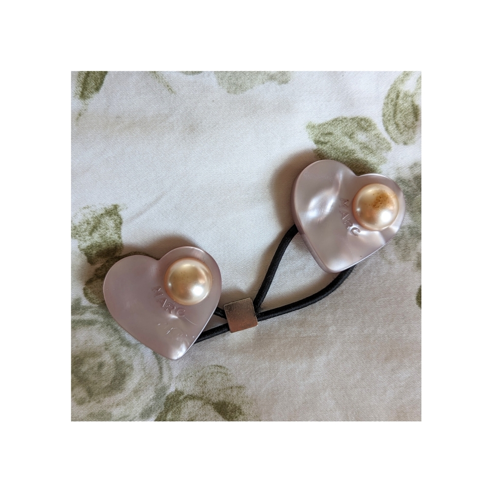 Marc by Marc Jacobs Acrylic Heart Bobble Hair Tie